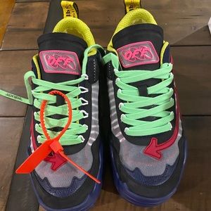 Off-white ODYS 1000 Blue w/red